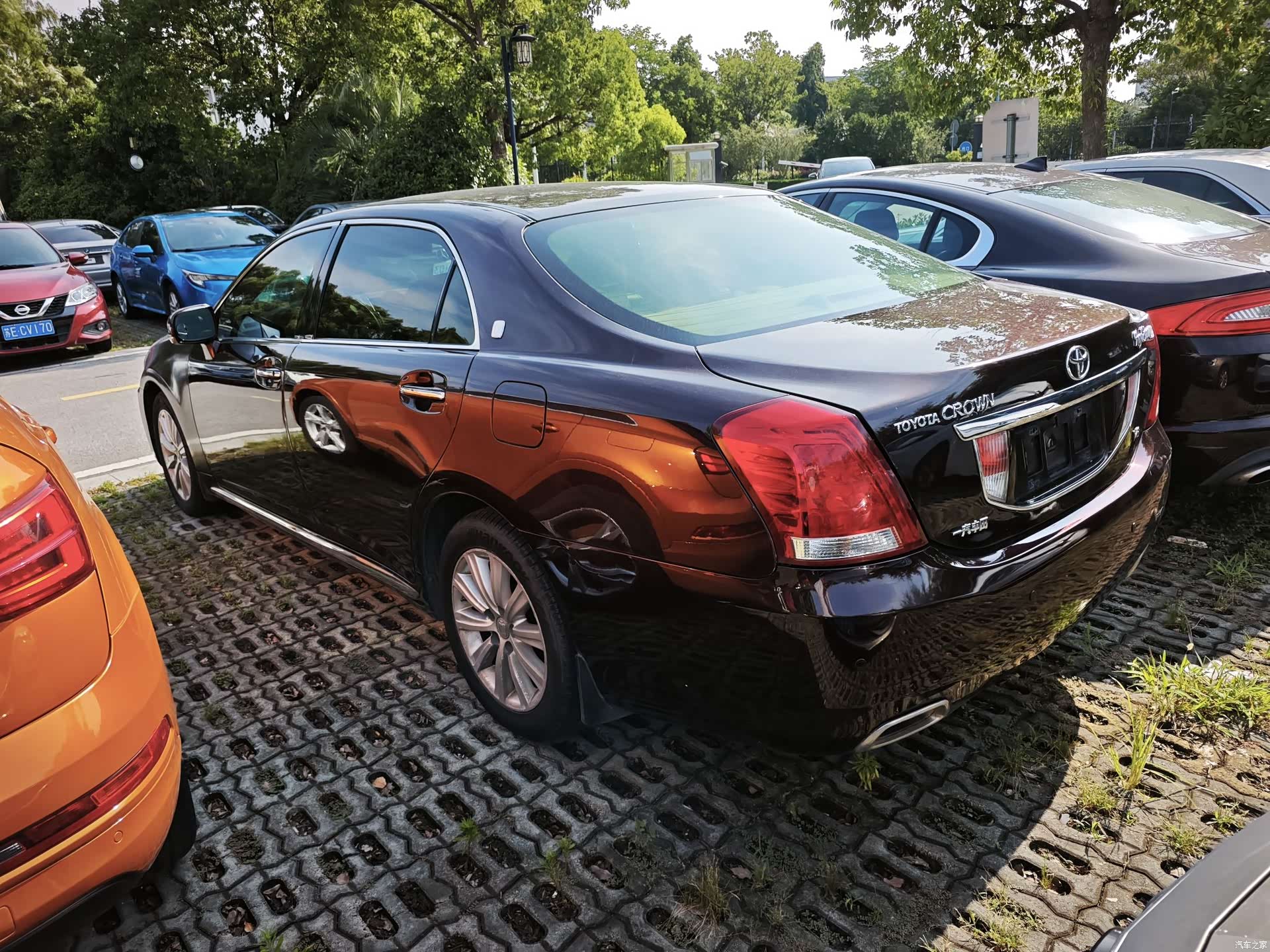 Toyota Crown, 2011 6