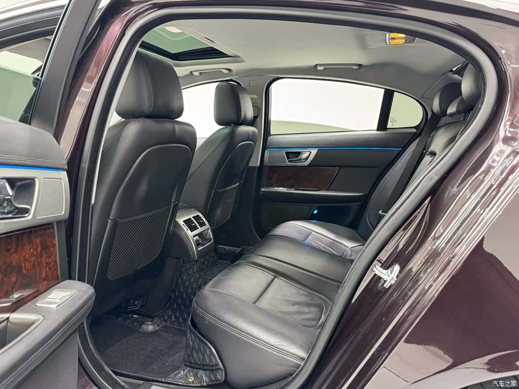 Jaguar XF, 2013 9