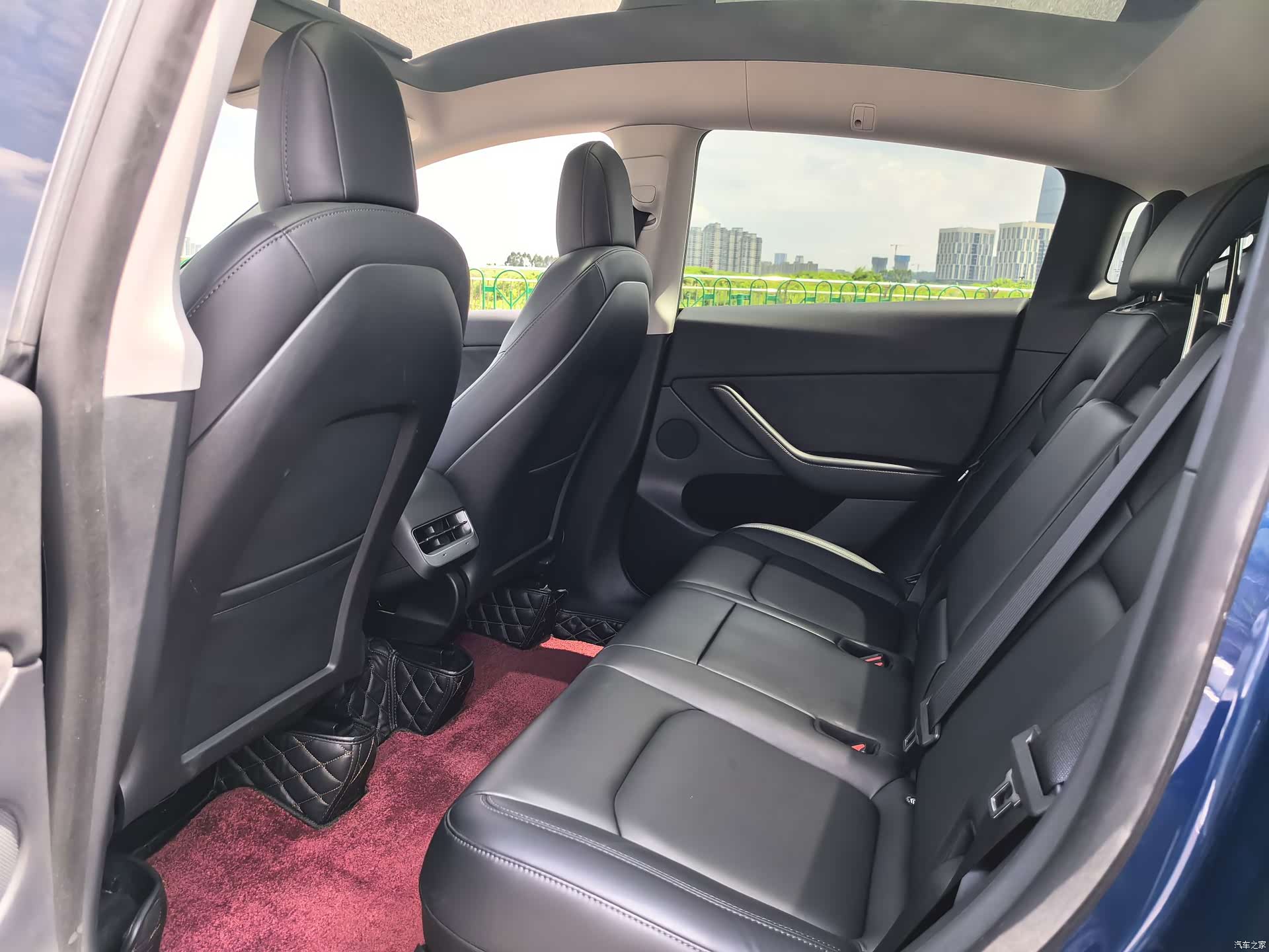 Tesla Model Y, 2021 12