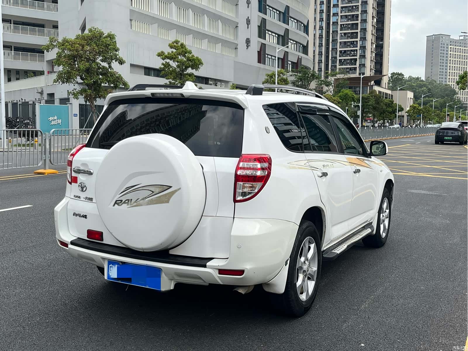 Toyota RAV4, 2013 6