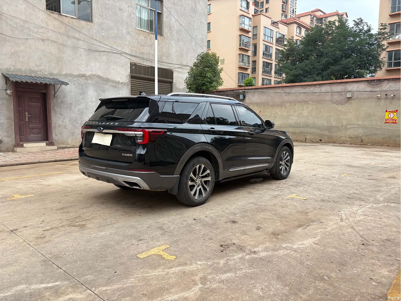 Ford Explorer, 2023 6