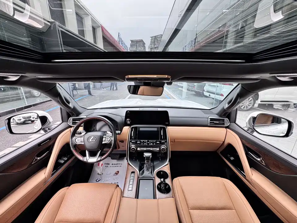 Lexus LX