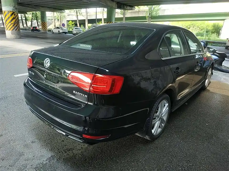 Volkswagen Sagitar