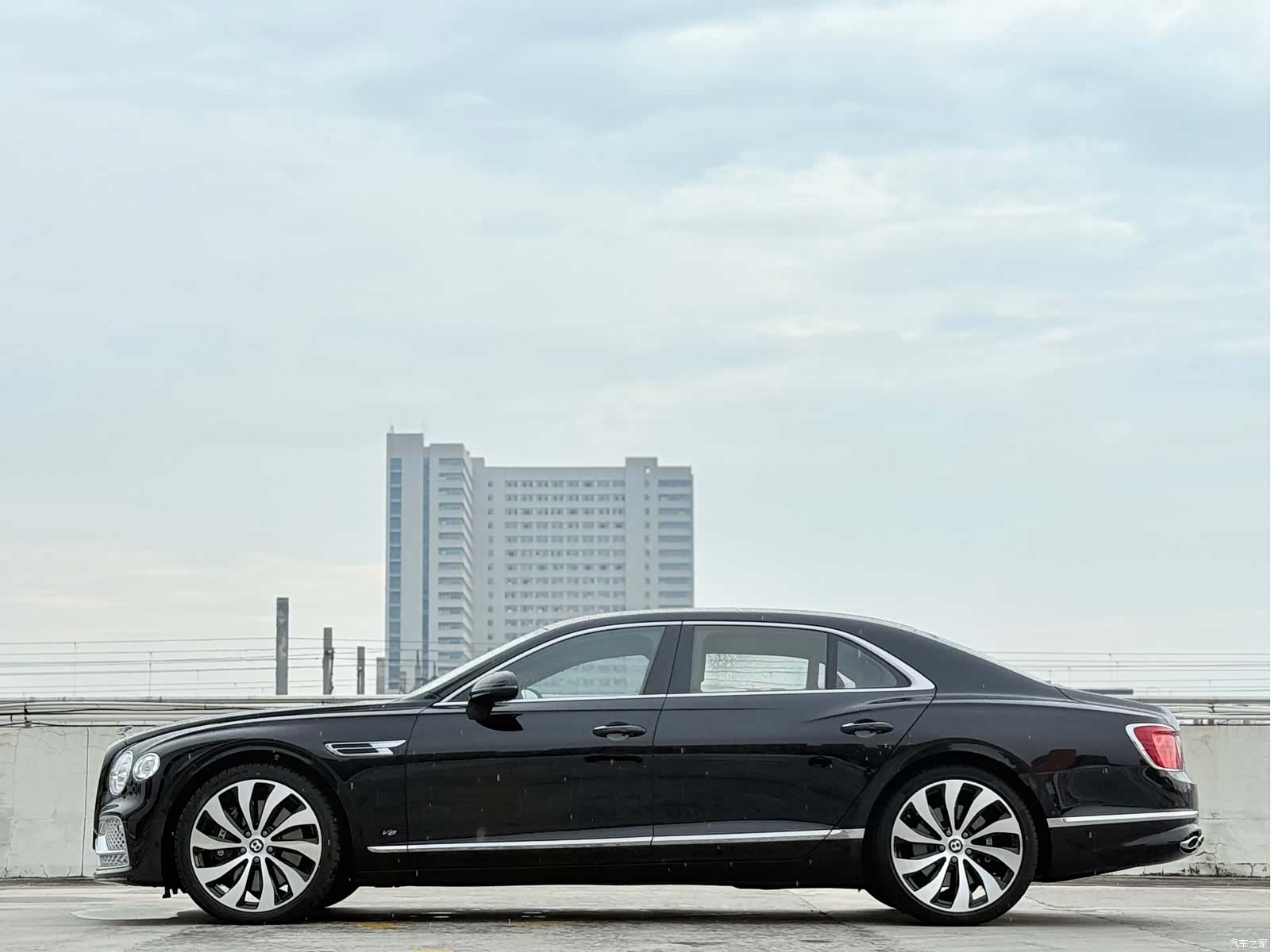 Bentley Flying Spur, 2022 12