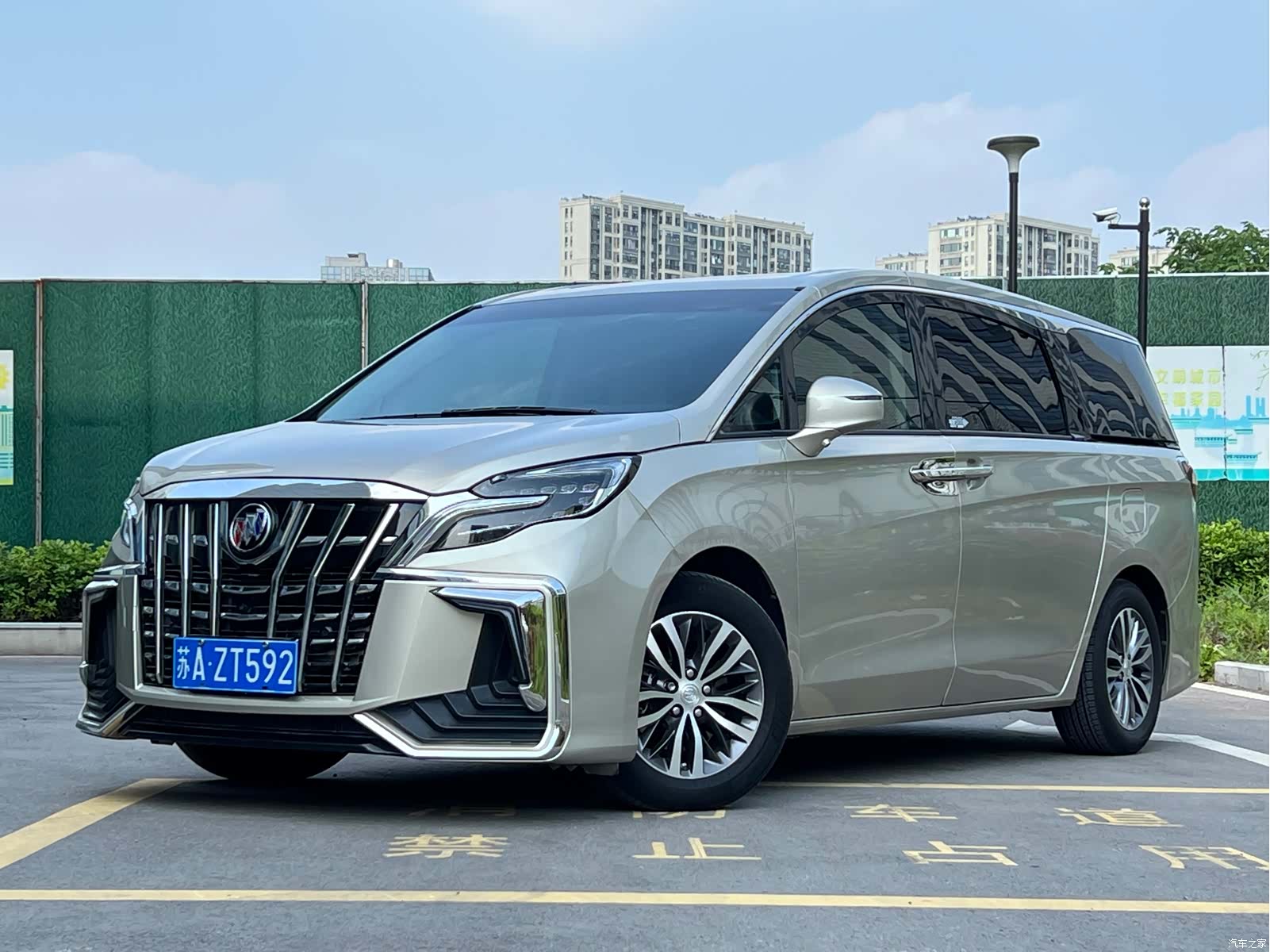 Buick GL8, 2021 1
