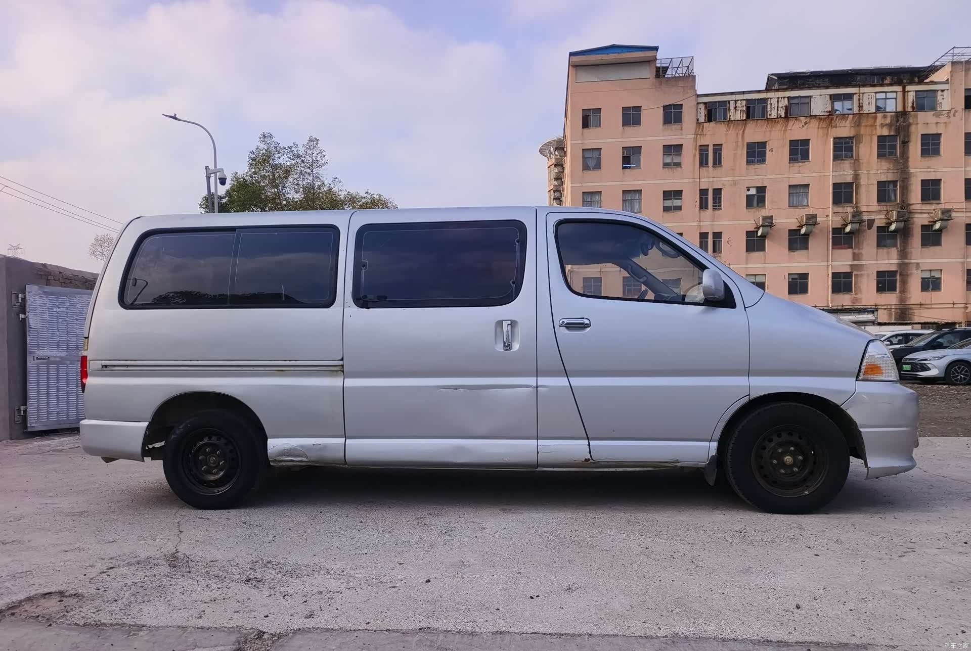 HuaChenLeiNuo 2.0L7, 2013 4