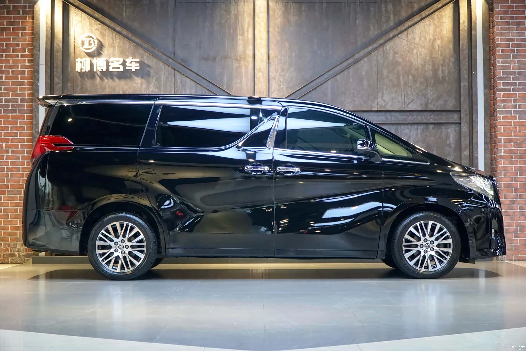 Toyota Alphard, 2016 25