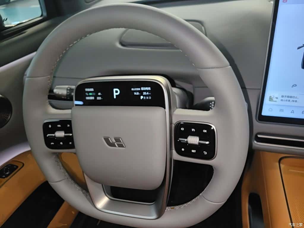 Li Auto i8, 2025 11