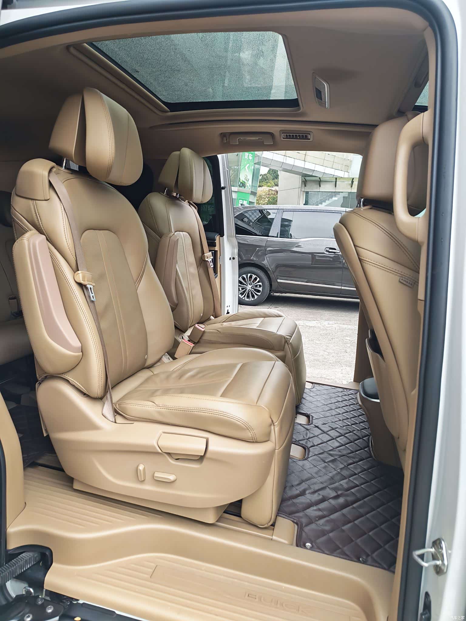 Buick GL8, 2018 9