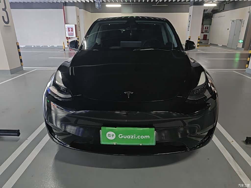 Tesla Model Y, 2021 3