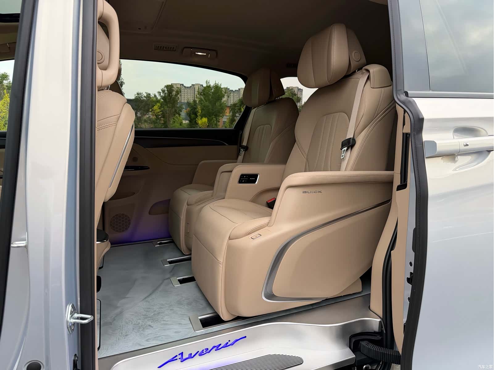 Buick GL8, 2025 7
