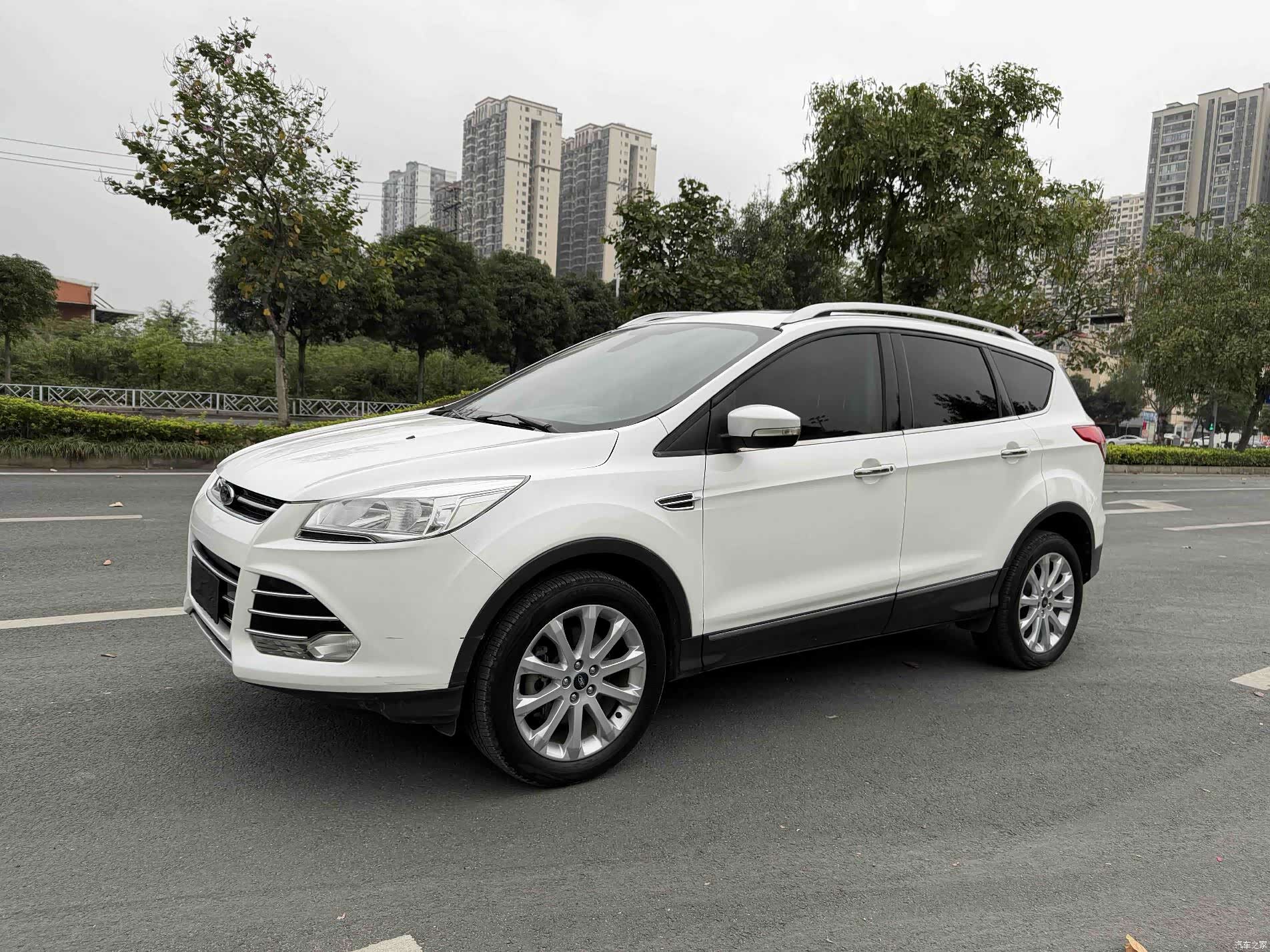 Ford Kuga, 2014 1