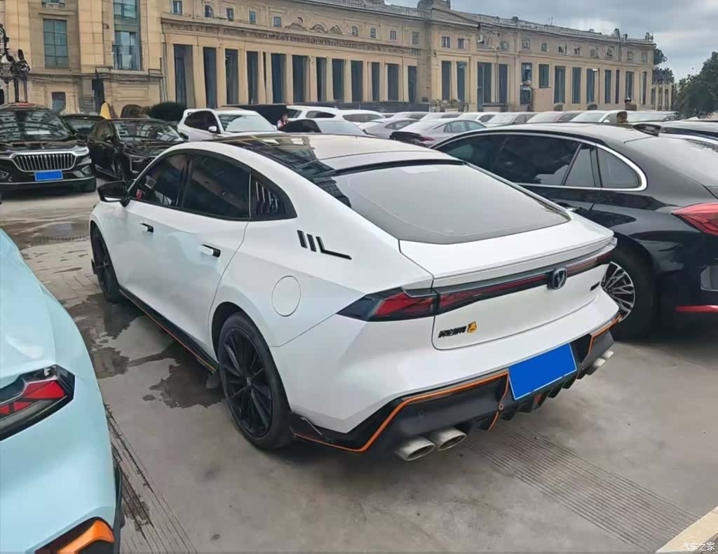 Changan UNI-V, 2023 4