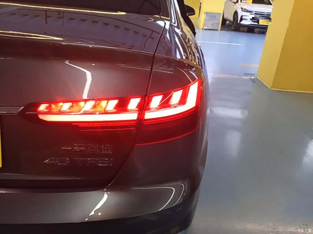 Audi A4L, 2022 8