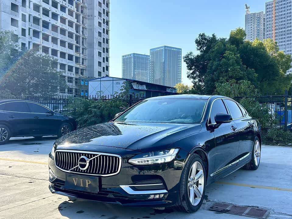 Volvo S90