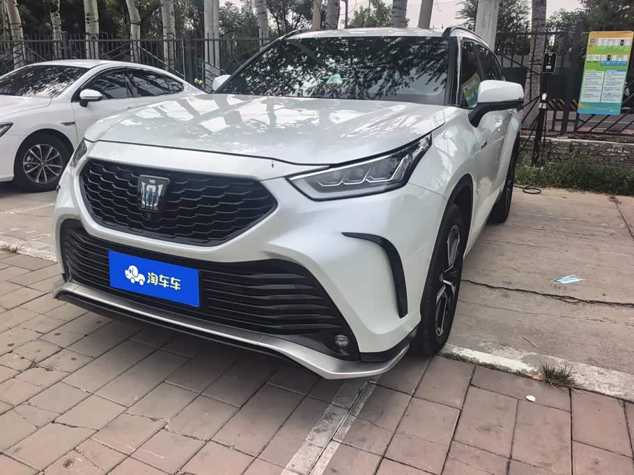 Toyota Crown Kluger