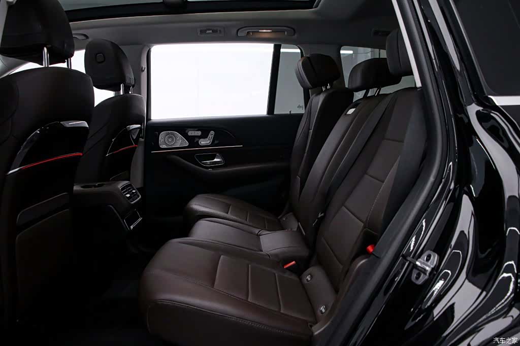 Mercedes-Benz GLS, 2023 14