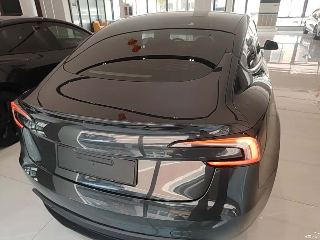 Tesla Model 3, 2024 6