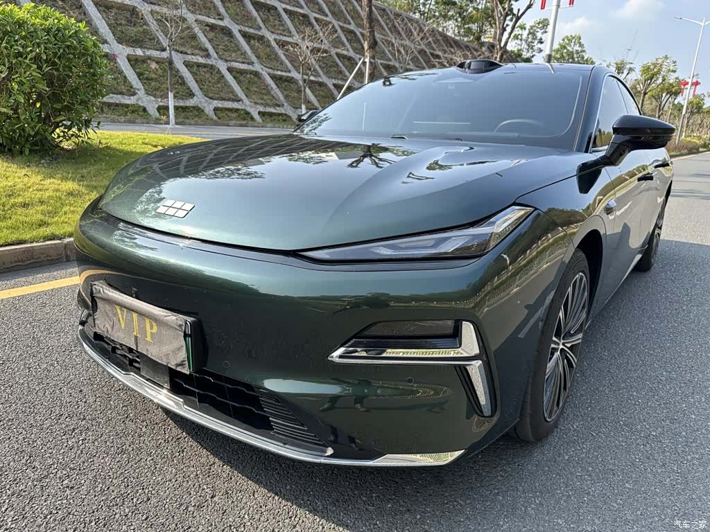 Geely 8, 2025 1