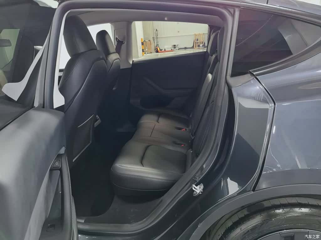 Tesla Model Y, 2025 15