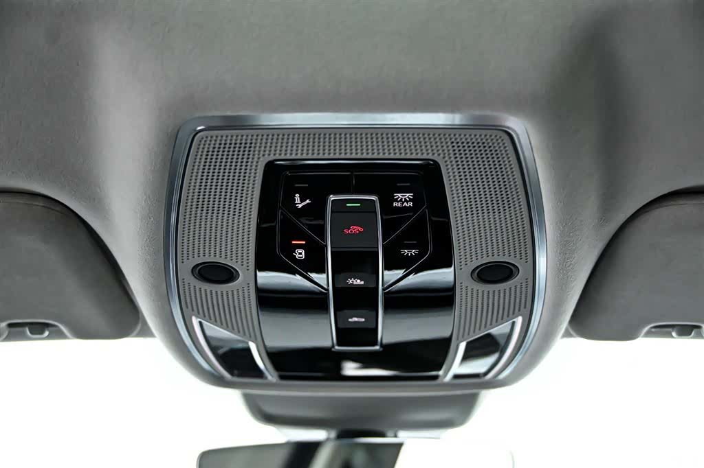 Audi A8L, 2022 33