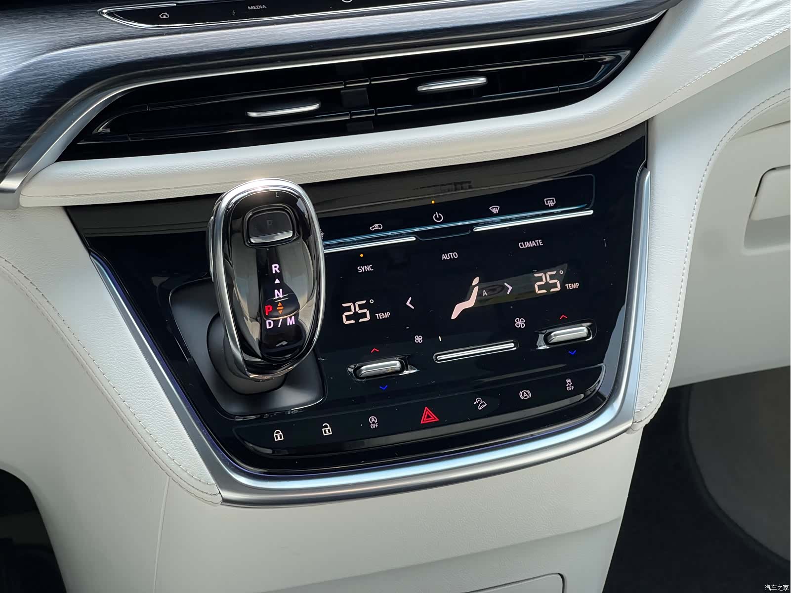 Buick GL8, 2021 12