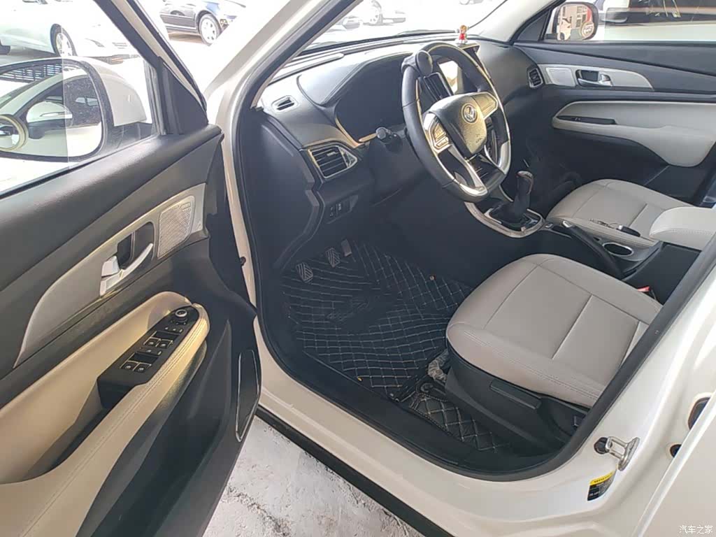 BAIC S5, 2017 16