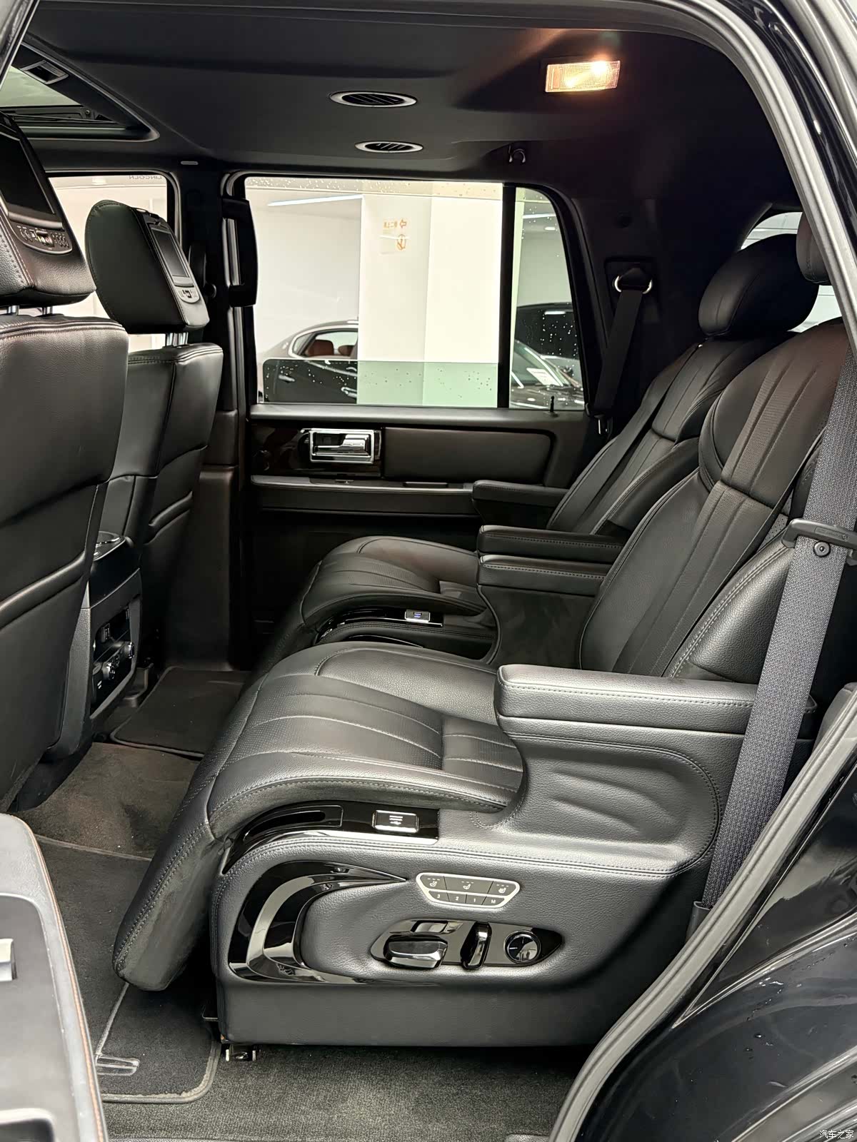 Lincoln Navigator, 2016 11