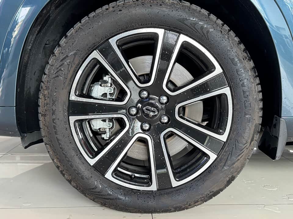 AITO Ask the world M7