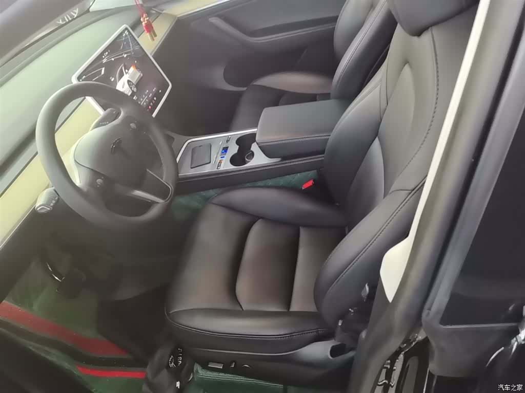 Tesla Model Y, 2023 15