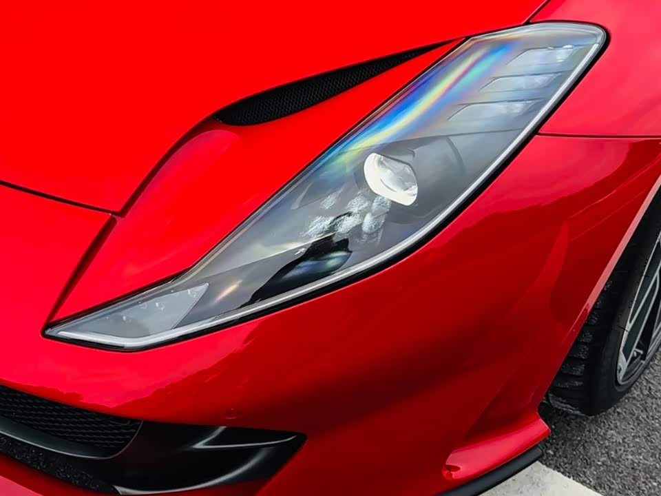 Ferrari 812