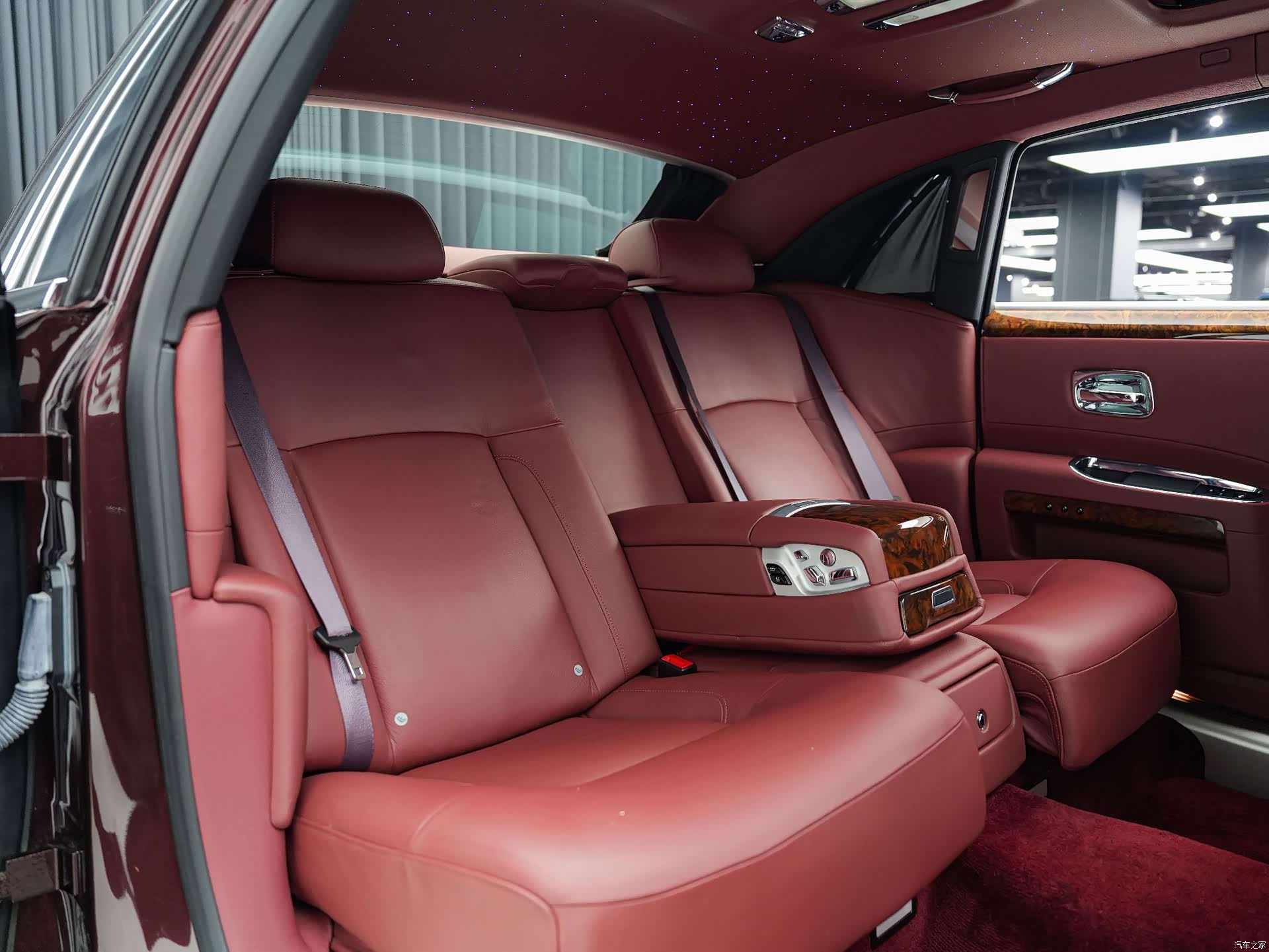 Rolls-Royce Ghost, 2014 18