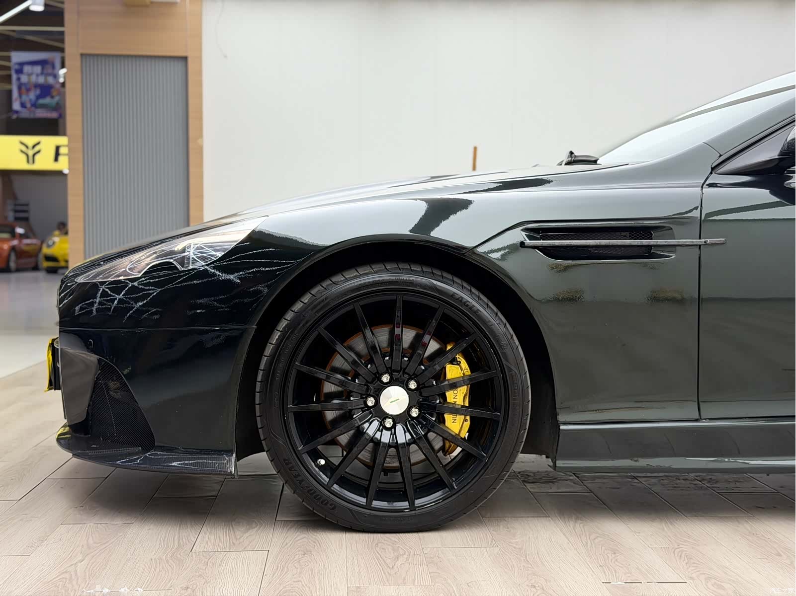 Aston Martin DB9, 2011 9