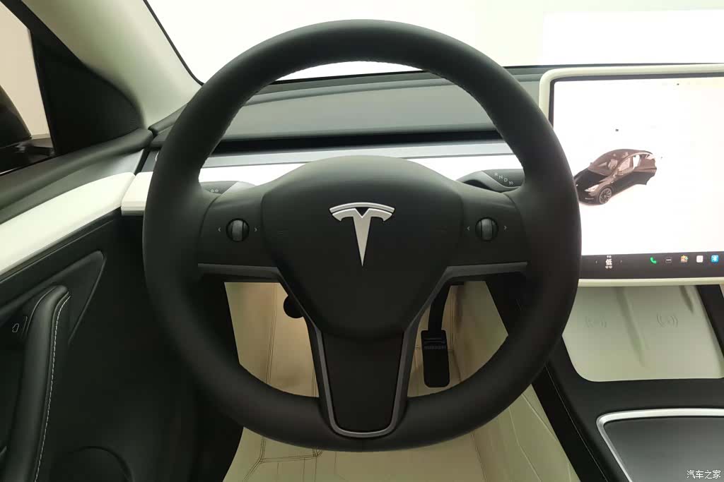Tesla Model Y, 2023 15