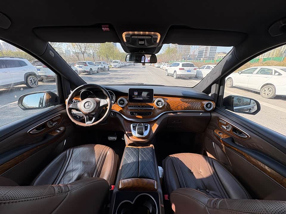 Mercedes-Benz V-class