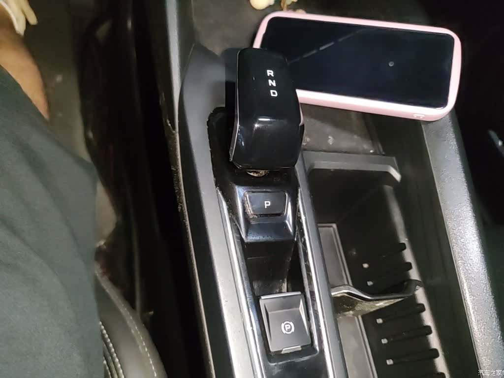 Geely Binray, 2023 14