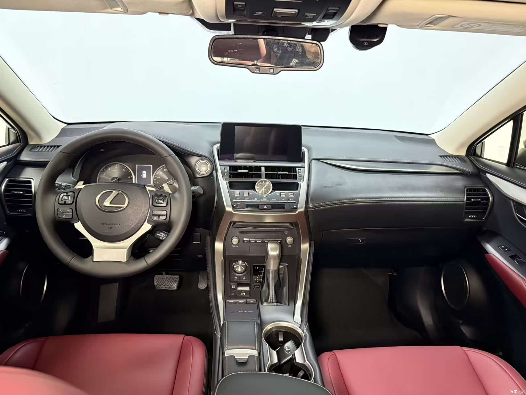 Lexus NX, 2019 10