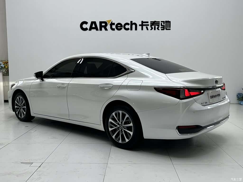 Lexus ES, 2024 12