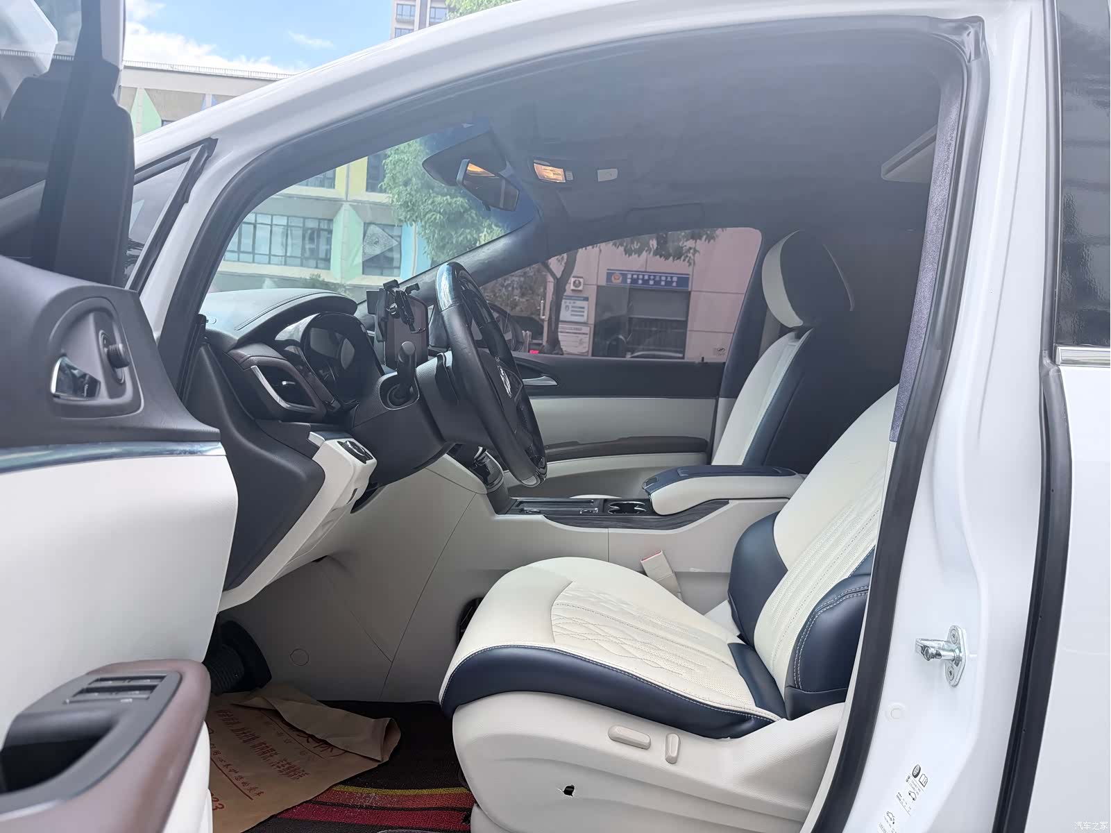 Buick GL8, 2020 6