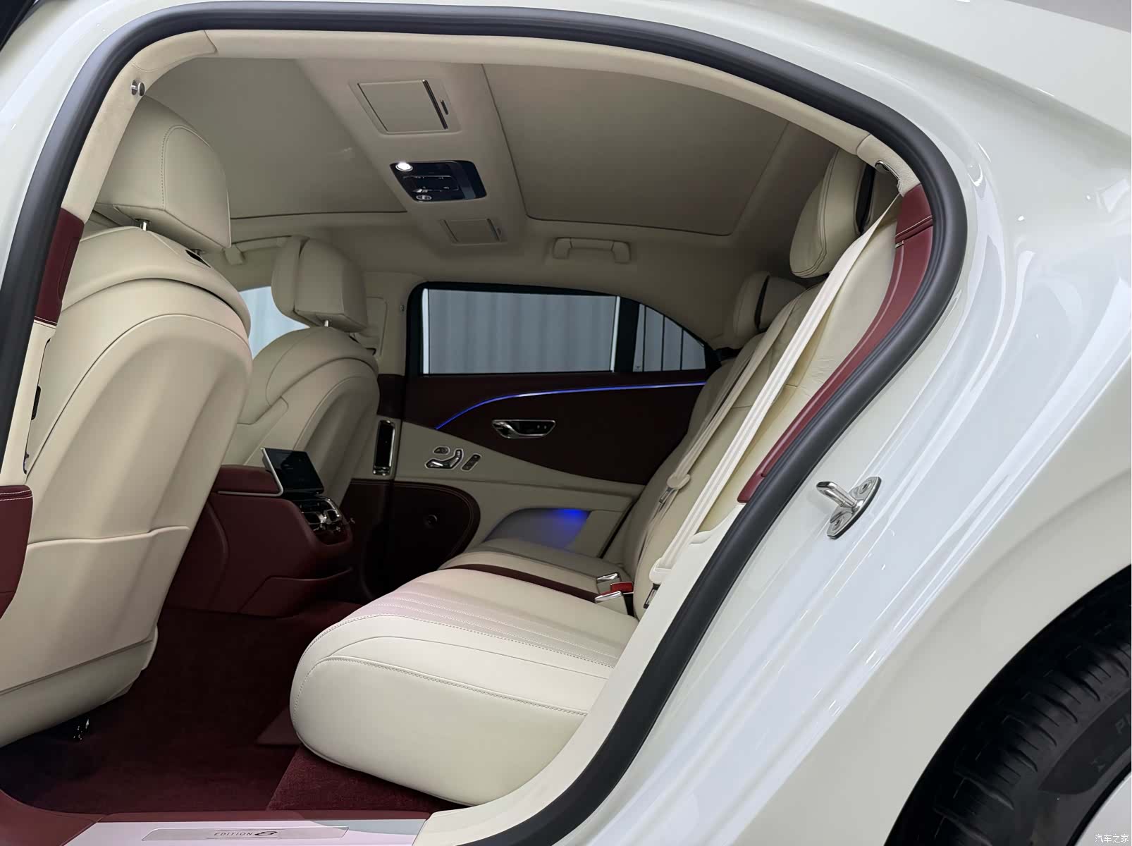 Bentley Flying Spur, 2024 6