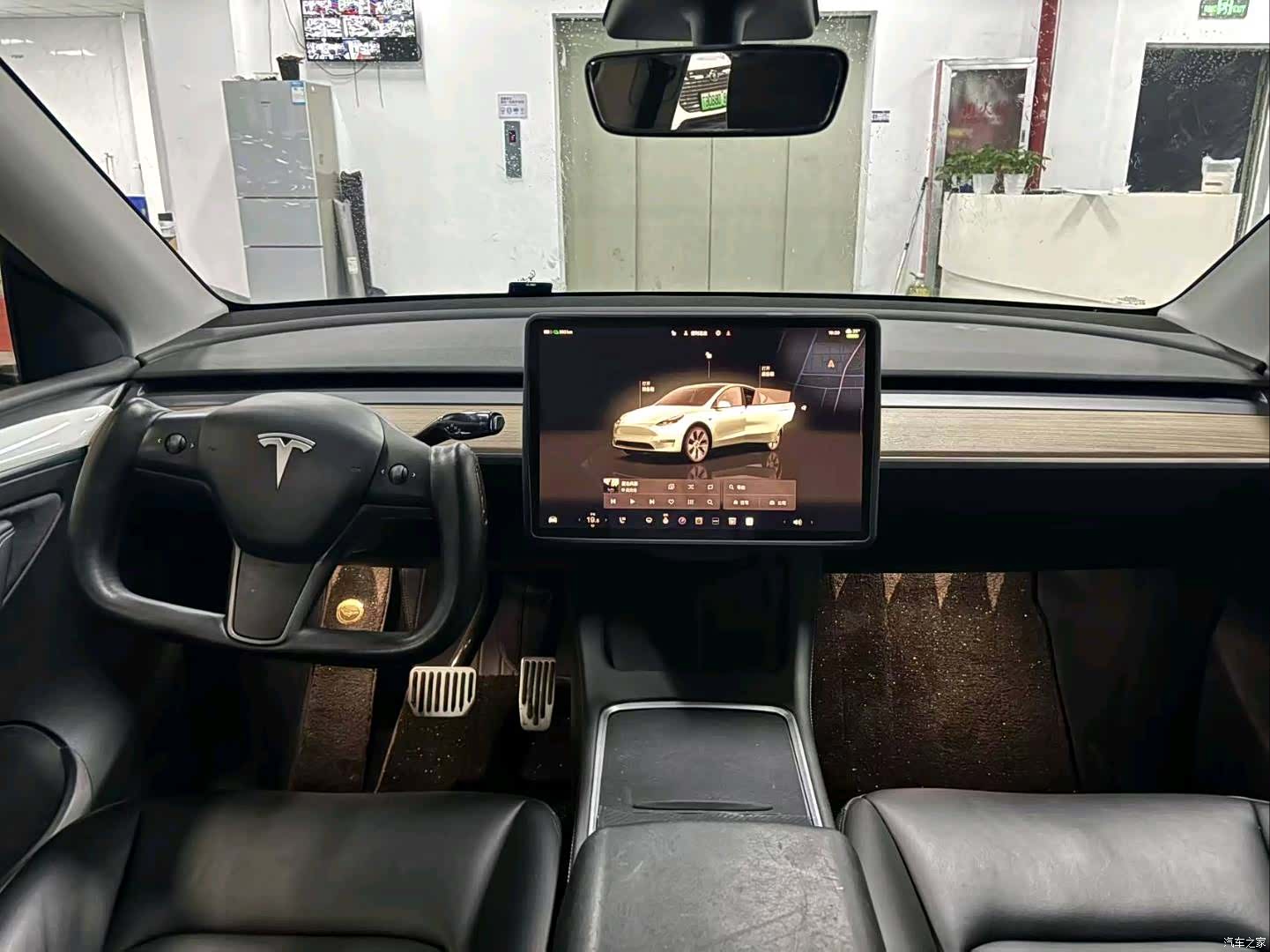 Tesla Model Y, 2023 7