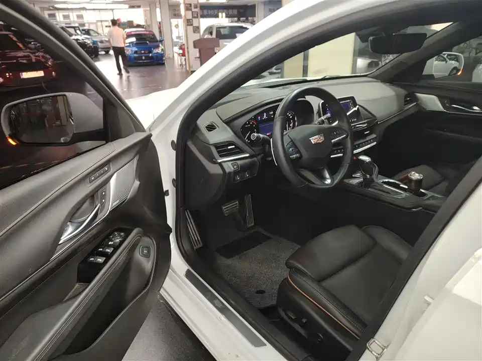 Cadillac CT4