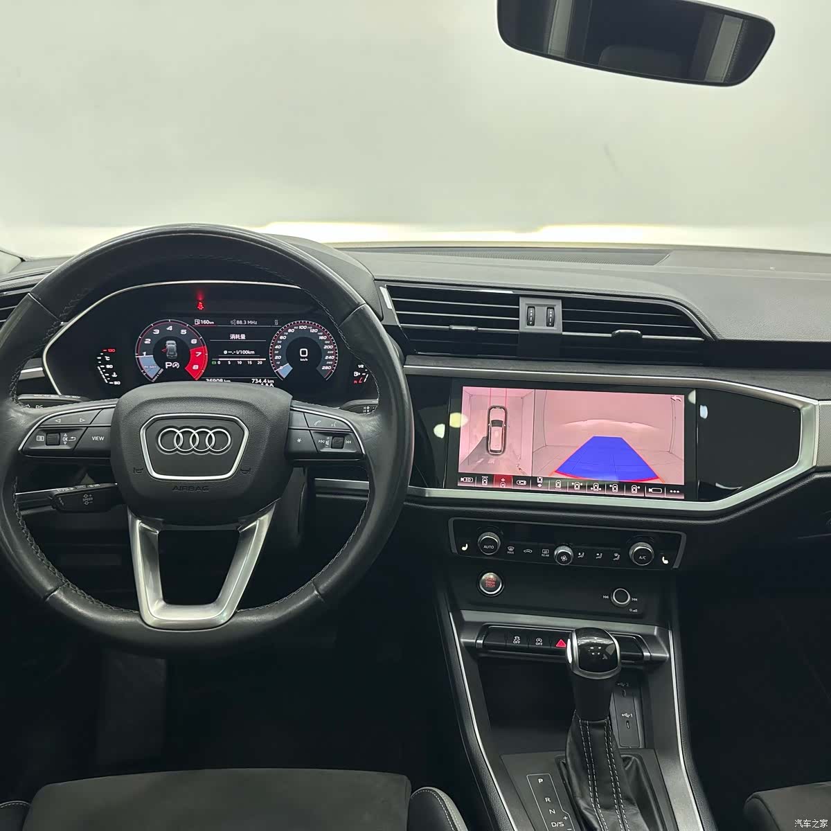 Audi Q3, 2022 10