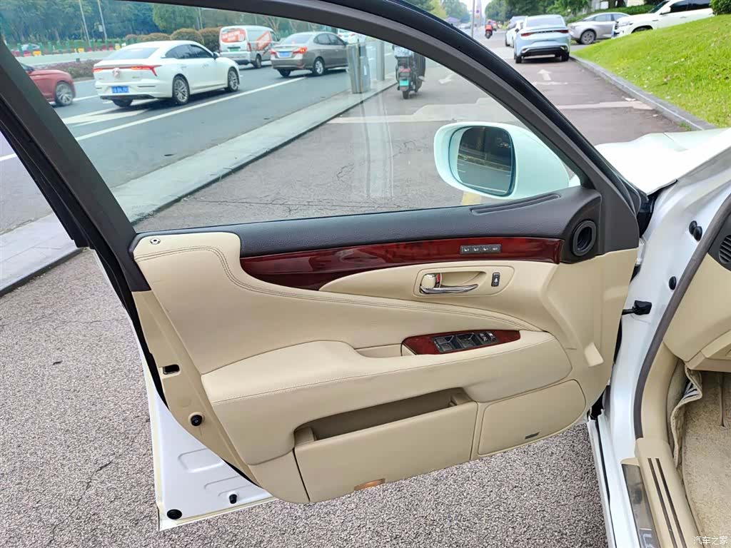 Lexus LS, 2008 6