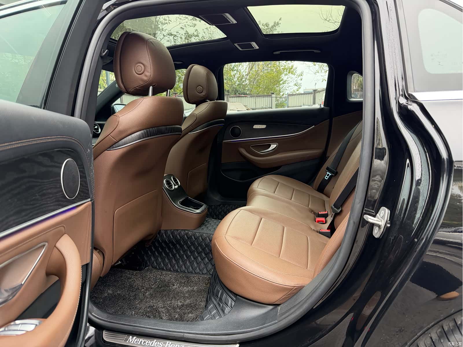 Mercedes-Benz E-Class, 2022 12