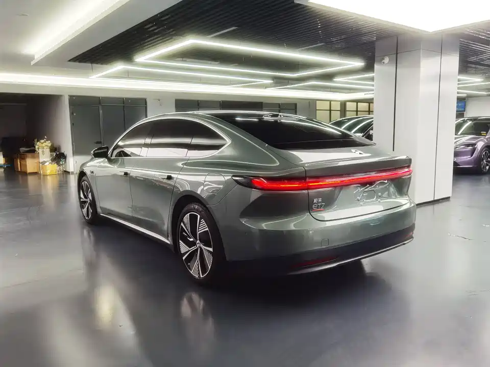 NIO ET7
