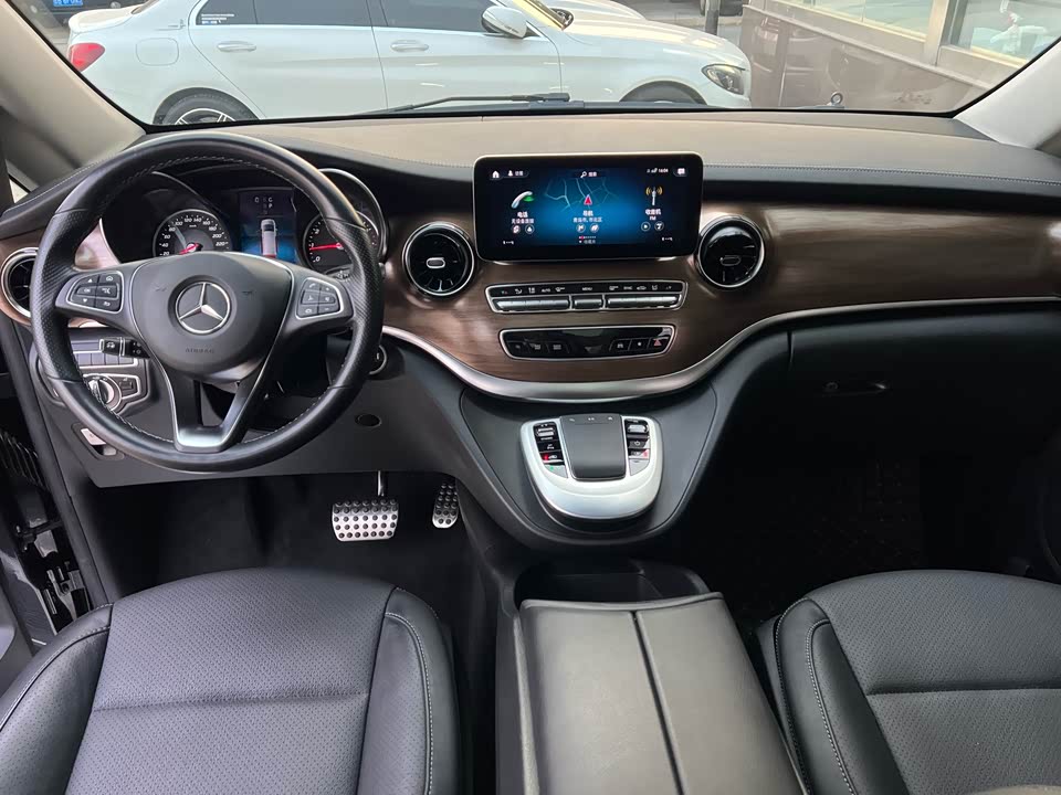 Mercedes-Benz V-class