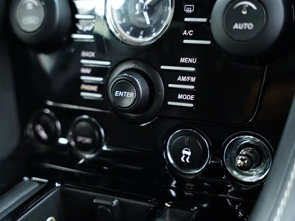Aston Martin DBS Aston Martin DBS