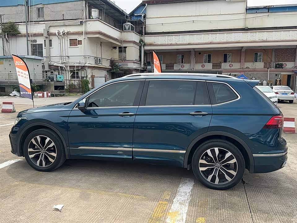 Volkswagen Tiguan L