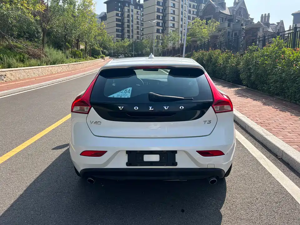 Volvo V40